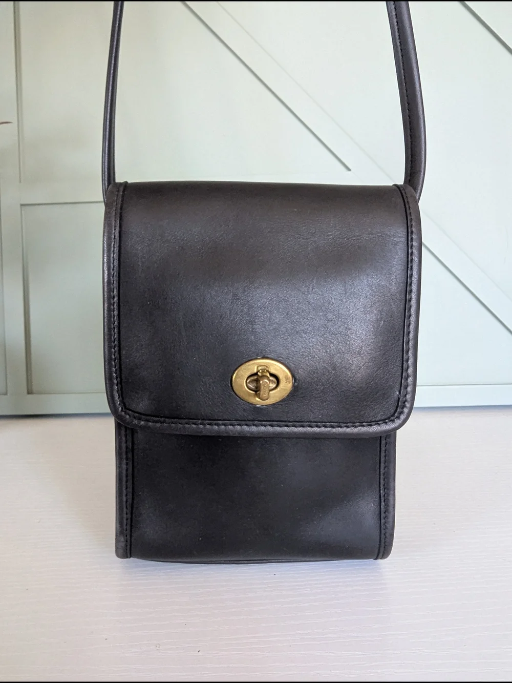 classic Vintage Coach Scooter Bag, a highly popular crossbody silhouette